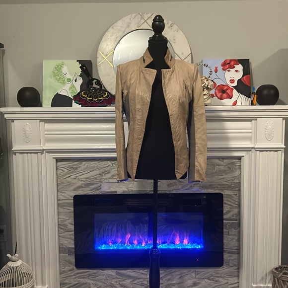 CUT25 BY YIGAL AZROUËL size4
Asymmetrical Leather Jacket. - Picture 1 of 9